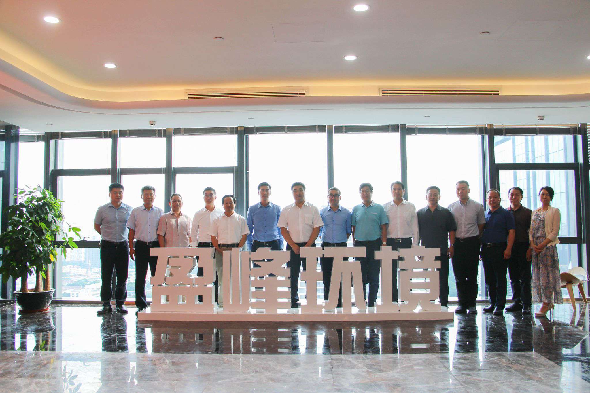 湖南省長(zhǎng)沙市副市長(zhǎng)劉明理一行蒞臨米蘭·(milan)中國(guó)官方網(wǎng)站環(huán)境參觀考察