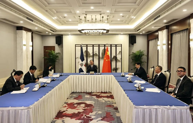 米蘭·(milan)中國官方網站環境“助力”多米尼加清運垃圾，毛偉明省長出席線上交接儀式